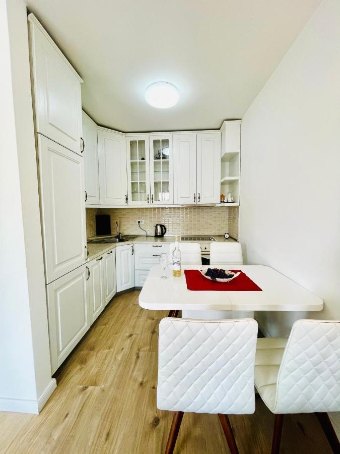 4 Llullat - City Center Apartment Pristina Exterior photo